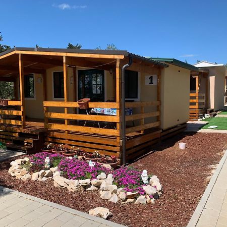 Kamp Karla&Bruno Hotel Sveti Filip i Jakov Bagian luar foto