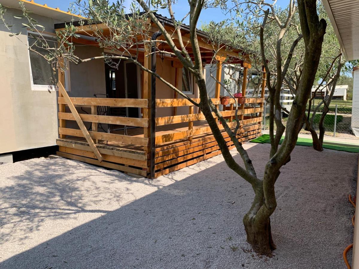 Kamp Karla&Bruno Hotel Sveti Filip i Jakov Bagian luar foto