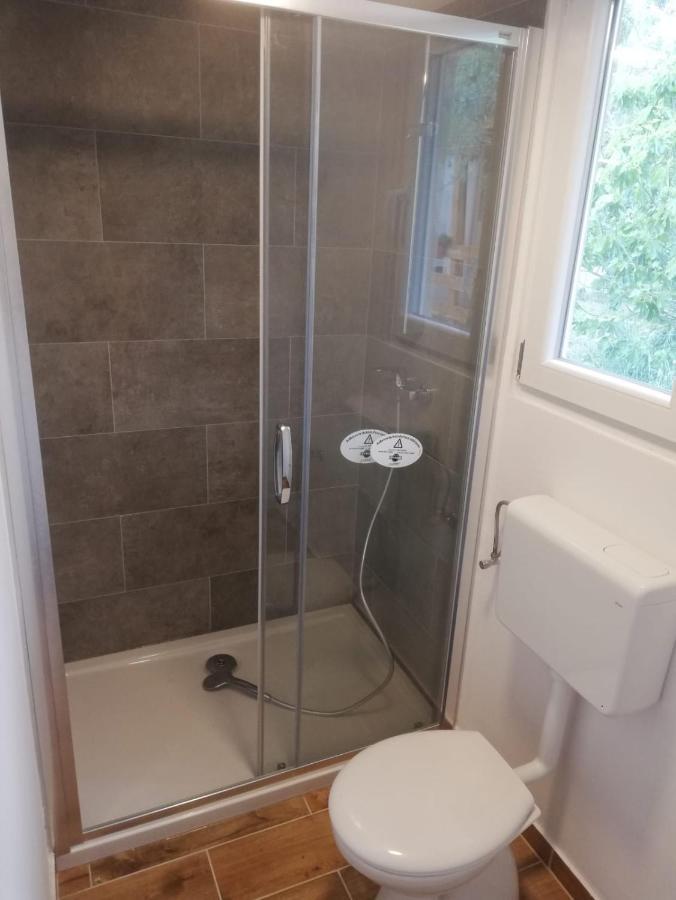 Kamp Karla&Bruno Hotel Sveti Filip i Jakov Bagian luar foto