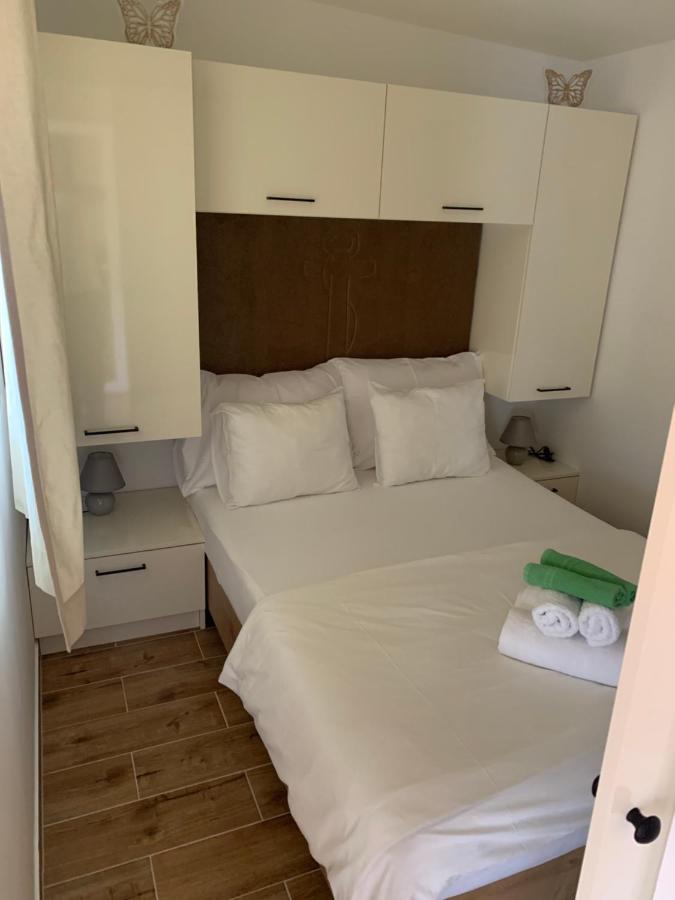 Kamp Karla&Bruno Hotel Sveti Filip i Jakov Bagian luar foto
