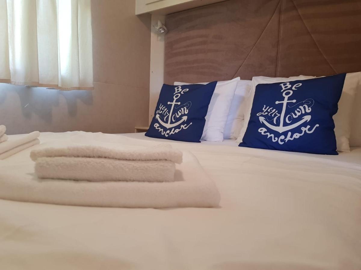 Kamp Karla&Bruno Hotel Sveti Filip i Jakov Bagian luar foto