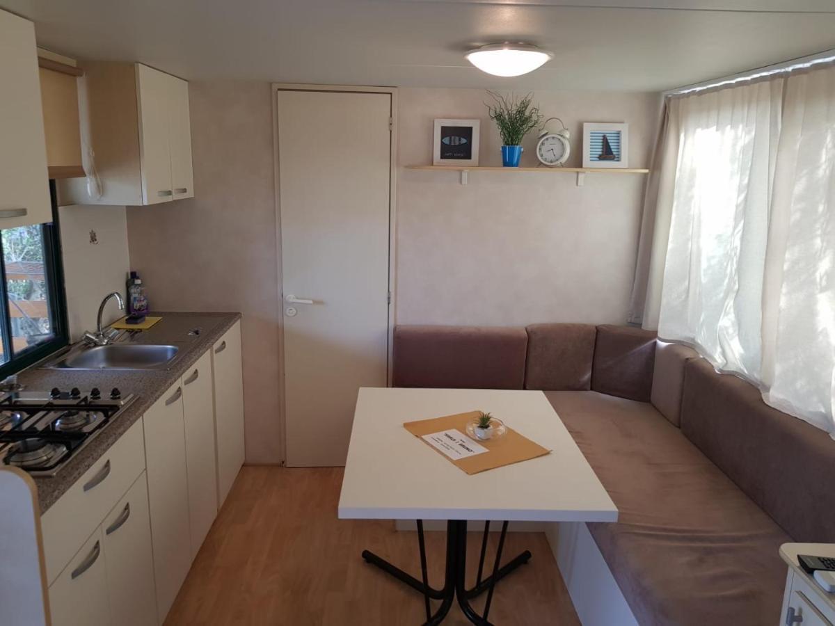 Kamp Karla&Bruno Hotel Sveti Filip i Jakov Bagian luar foto