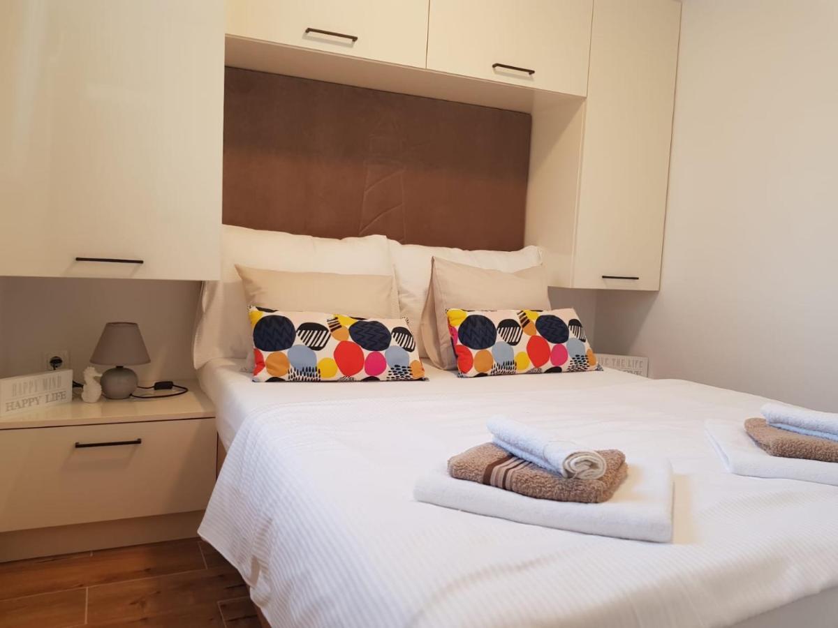 Kamp Karla&Bruno Hotel Sveti Filip i Jakov Bagian luar foto