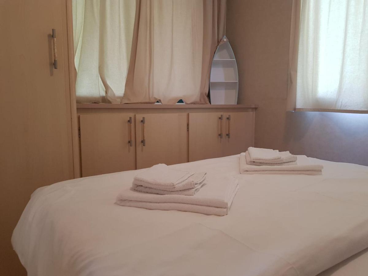Kamp Karla&Bruno Hotel Sveti Filip i Jakov Bagian luar foto