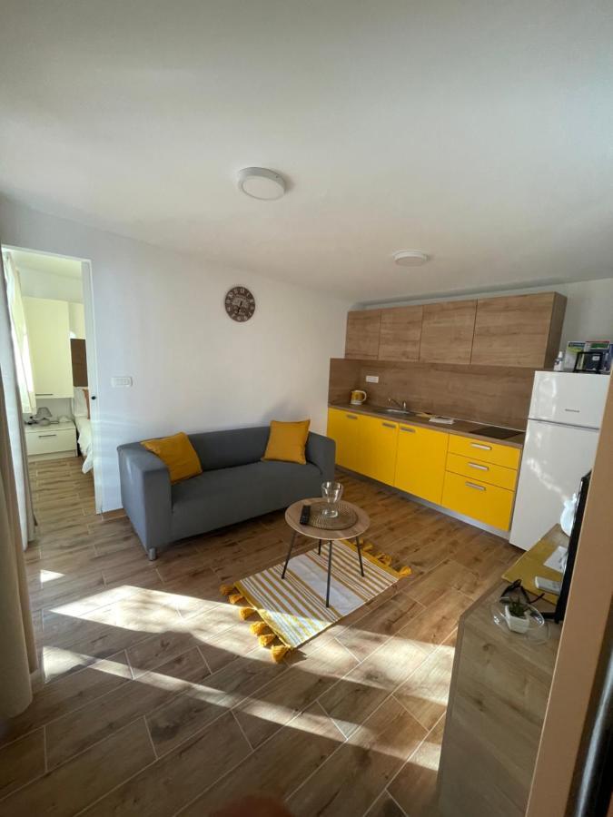 Kamp Karla&Bruno Hotel Sveti Filip i Jakov Bagian luar foto