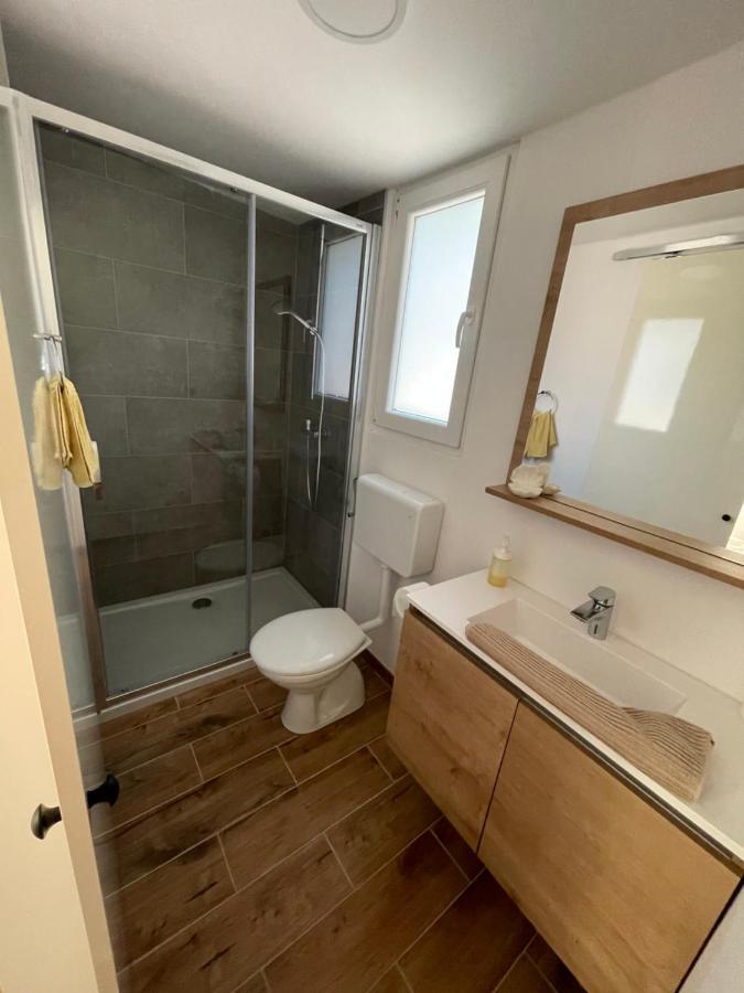 Kamp Karla&Bruno Hotel Sveti Filip i Jakov Bagian luar foto