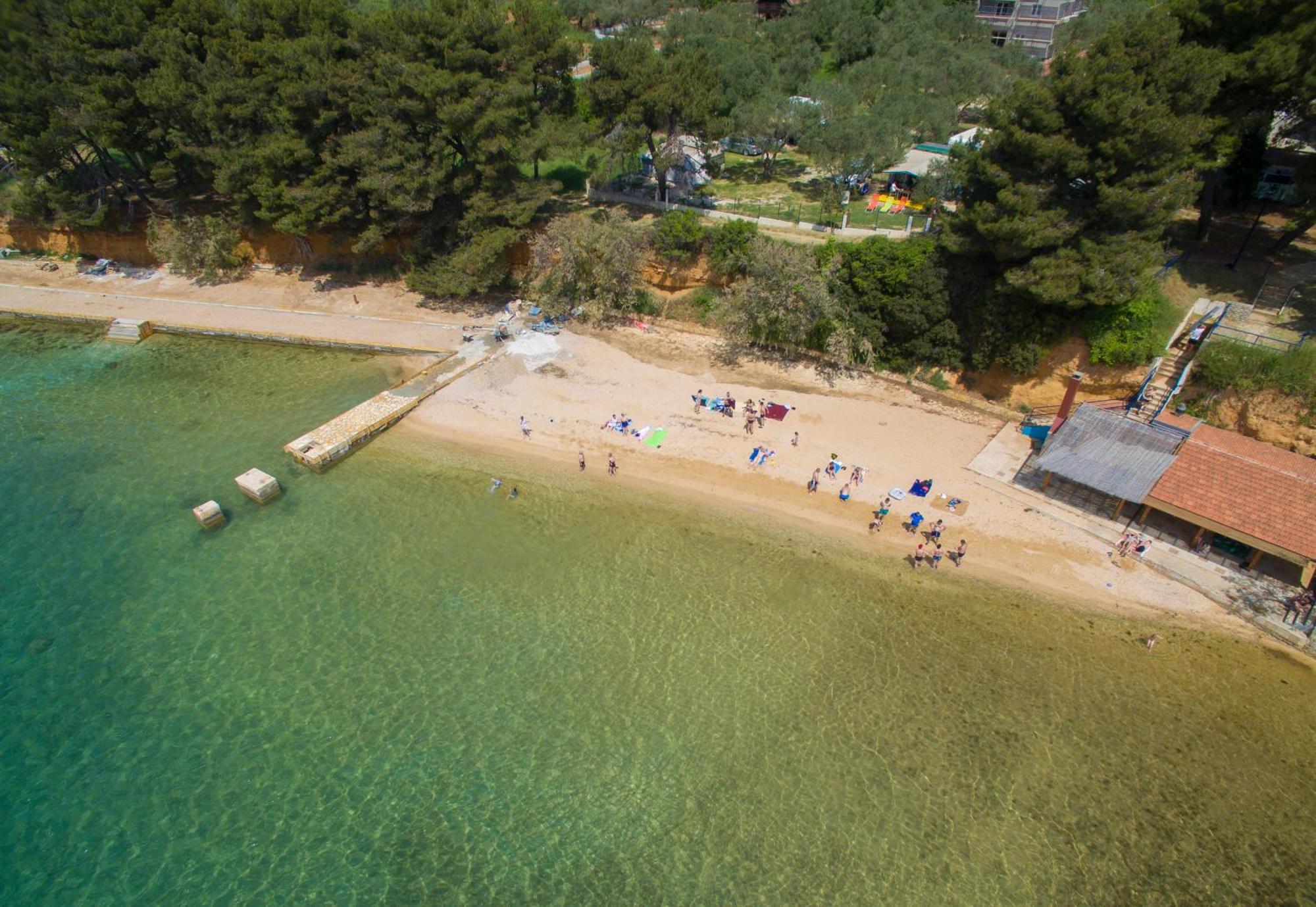 Kamp Karla&Bruno Hotel Sveti Filip i Jakov Bagian luar foto