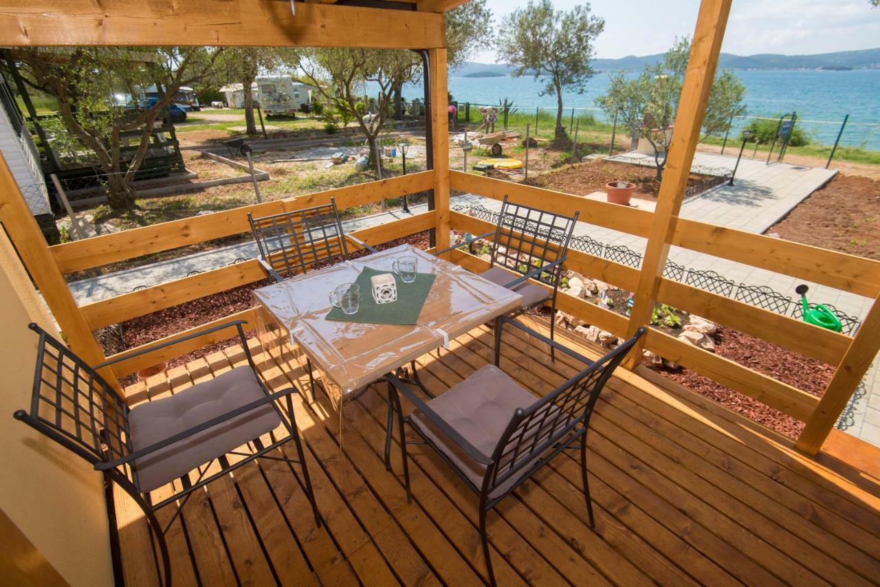 Kamp Karla&Bruno Hotel Sveti Filip i Jakov Bagian luar foto